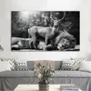 Czarno -białe zdjęcia jeleni jelenie zwierzę leżące podłoża płótno malowanie sztuki ściennej na plakaty i grafiki salonu
