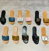 Designer Klassiska platta tofflor PU-lädersandal Högkvalitativt Brevtryck Sommarsandaler Slitstarka utomhusflip-flops Mode Strandslip för damer Tofflor