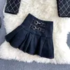 2022 Summer Vintage Sexig lång ärm Tvådelt klänning Axless Chain Halter Hollow ut denim Top Short Mini kjol Set Women