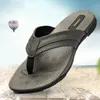 Sommer Herren Tanga Flip Flops Neue Verbundboden Sandalen Schuhe für Männer PU Lederband Slipon Urlaub Pool Sliders Zehenpfosten 210301