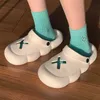 Hausschuhe 2023 Neue Loch Schuhe Clogs für Frauen Cartoon Nette Einfarbig Gelee Dicke Sohle Antislip Weiche Strand Sandalen Mädchen 220708