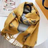 Neuer Luxus -V -Designer -Schal 100% Kaschmirinnen Dicke Schal Winter Warm langes Fringe Pashmina Schal 180*65 cm keine Schachtel