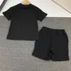 Set di abbigliamento per bambini abbigliamento per orso per ragazzi da ragazzi tracce binari estate top e pantaloncini top e pantaloncini