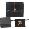 Collier de créateurs Luxurys Pendentif Croix Collier avec diamants Colliers de papillons Tempérament de la mode Bijoux polyvalents Cadeau de la Saint-Valentin Nice Good