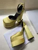 2022 Kvinnor Designer Platform Pumpar Chunky h￤l Silk High Heels Wedding Party Shoe Lace Up Leather Silk Rhinestone Shoes Thick High Party Pumps No390