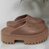 2022 nouvelles femmes plate-forme sandales perforées chaussures d'été haut concepteur femmes pantoufles couleurs de bonbons clair haut talon hauteur 5.5 CM