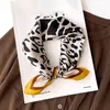 2022 Nytt mode 100% Silk Square Scarf Leopard Shawls Classic 53*53cm Dammtät bandanna Populära tryckstrandhandduk