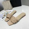 2022 Nowy pasek krzyżowy tkanin supperowy szkielet kwadratowy palec palca flip-flop Chunky pięta buty damskie A4