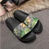 Men Women Slippers Designer Rubber Slides Sandal Flat Blooms Strawberry Tiger Bees Green Red White GGity Letter Shoes