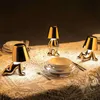 Lampade da tavolo Lampada da notte ricaricabile LED Touch Oscuramento a tre velocità Little Golden Man Studio Camera da letto Decorazione carina GiftTable