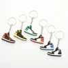 6 Farben Designer Mini Silicone Sneakers Schlüsselanschlüsse Männer Frauen Kinder Key Ring Geschenk Schuhe Schlüsselbundhandtasche Basketball Schuhschuhhalter Bulk Preis Preis