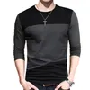 Browon Jesień Koreańscy Mężczyźni T Shirt Vintage Styl Patchwork Blackgray O-Neck Długie Tshirt Mężczyźni Odzież Plus Rozmiar M-5XL 220408