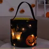 Nuovo cesto di Halloween con luci bianche Puntelli decorativi Sacchetti di caramelle portatili per bambini Ghost Festival Secchio a mano B6