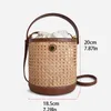 Shoppingkassar Designer Rattan Round Basket Väska för kvinnor Stora axelväskor Märke Beach Hollow Bucket Väskor Kvinnliga Shopper Handväskor 220412