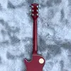 Guitarra eléctrica de color rojo cereza, tres pastillas con golpeador, diapasón de wod rosa, cuerpo de madera de caoba