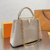 Kadın Capucines Çanta Bez Çantalar Düz Crossbody Omuz Çantası Dana Derisi Ayrılabilir Zincir Altın Donanım İçinde Moda Harfleri Çoklu Renkler