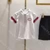 Tasarımcı Kids Giyim Erkek Polo Şort Seti Yaz Pamuk Beyaz T-Shirts 5A Kaliteli Spor Giyim Sıradan Takipler 2 Parça Takım Çocuk Tees Üst Logo G..CCI Marka Albüm