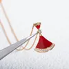 Nieuwe S925 Sterling Silver Fashion Designer Carnelian Luxury hanger Kleine rok ketting Vrouw Rose Gold Volledige diamanten fan Charm Ladies Verjaardagsgeschenkaccessoires