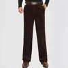 Jeans masculinos Macho de inverno High Celty Corduroy calça mais tamanho 46 espessura de lã de veludo quente, calças soltas de calça de jeansmen