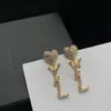 Boucles d'oreilles de perles de créateur pour femmes Lettre en or diamant pend les boucles d'oreille Designers bijoux amour casse-oreille étalons avec bracelet de boîte Nice