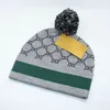 Créateurs de mode de luxe bonnets Hiver Canada femmes bonnet Bonnet femmes Casual tricot abeille hip hop Gorros pompons crâne casquettes boule de poils