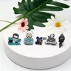 Broche de personnage de dessin animé créatif, jolie veste en Denim, Badge de col, bijoux cadeaux pour enfants amis