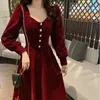 Robes décontractées Fleur Élégante Soirée Soirée Midi Dames Rouge Français Rétro Femmes Année Velours Style Coréen Robe Winter274m
