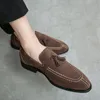 Loafers män skor faux mocka fast färg casual mode tofs dag professionell bankett enkel klassisk ungdom en pedal ärtor skor dh888