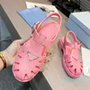 Sandálias de plataforma de moda-luxo femininas mocassins de verão lâminas designer de borracha calçados de praia de praia redondo sandália