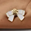 Szpilki broszki emalia Bowknot Magnet Brooch Bezpieczny hidżab moda szalik kołnierz luksulry prezenty dla kobiet akcesoria odzieżowe kirk22