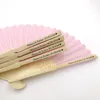 50pcs rosa tyg bröllop fläkt anpassad utskrift namngivna tropiska party dekorationer hand vikbara bambu fans