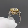 100% 18K White Gold Original 7 Caat Diamond Test Past Brilliant Cut VVS1 Yellow Square Cushion Moissanites Four Claws Ring