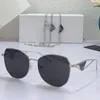 Nuevo estilo caliente para hombre Diseñador de lujo Gafas de sol para mujer SPR57Y Templos únicos Moda Top 10 Viajes de vacaciones Gafas de sol para mujer Calidad superior con caja original