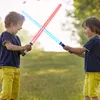 2 Stücke Lichtschwert Spielzeug Für Kinder Säbel Oyuncak Leuchtenden Jedi Säbel Laser Schwert Leuchten Blinkende Leucht Geschenk Laser Schwert 220630