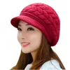 冬の帽子を編む女性帽子冬帽子女性レディースビーニーガールズスカリーキャップフードファムスナップバックウールウォームハット2018 J220722