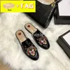 Zapatilla de diseñador Sandalias de lujo Zapatos de mujer Princetown Cuero Horsebit Slide Mule Zapatillas planas Negro Blanco Gato Tela de tigre Verano