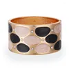 Bangle 1pc زيت أوروبي إسقاط المعادن مطلي بالذهب عريض الكفة للنساء مجوهرات سوار Femme Raym22