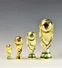 Trophée européen du football en résine Gold Cadeau de football mondial Mascot Mascot Home Office Decoration Crafts