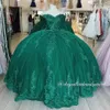 Emerald Green Princess Quinceanera Vestidos Apliques miçangas de pérolas do ombro Corpeset Prom Sweet 16 Dress Vestido de 15 Anos