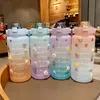 2000 ml gradientu na dużą pojemność plastikowe butelki z wodą z naklejek Słomka Big Belly Cups Sports Tubblery dla Dzieci z dzbanem żeńskie paski Kettle sxjul27