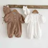 Pasgeboren baby meisje jumpsuit zomer nieuwe eenvoudige solide korte mouw rompers playsuits voor zuigelingen katoen losse kinderen meisjes kleding G220521