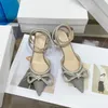 Sapatos de salto alto de grife Laço Laço Strass Seda Pele de carneiro Sapatos sociais moda italiana