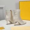 Botas de diseñador de nuevo estilo botas para mujeres moda zapatos de tacón de tacón de tacón sexy tacones altos tacones lvxury medio bota