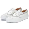 Brogue blanc sculpté chaussures en cuir de vache fait à la main Style britannique hommes plate-forme chaussures confort chaussures décontractées