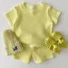 Set di abbigliamento 2 pezzi Vestiti per bambini Estate Manica corta Abiti solidi T-shirt per bambini Pantaloncini per bambini Ragazzi Ragazza senza cappello e scarpe Abbigliamento