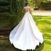 Nowe eleganckie koronkowe satynowe suknie ślubne A linia Bateau Szycika Sheer z tyłu rękawy czapki plus wielkości małe suknie ślubne