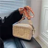 Designer kvinnors handväska ins super eld kvinnlig ny mångsidig messenger koreansk retro brett bälte tryckt enskilda axel kamerapåse purses onlines