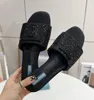 Designer-milan mode kvinna sexig lyxig pärla rhinestone slipper plattform fritid sommar breda plattstrand sandaler storlek 35-40 inramad