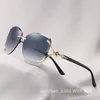 Gafas de sol con corte de diamante para mujer Moda de lujo de alta calidad Lente de mariposa Cabeza de pantera negra dorada multifunción Regalo de cumpleaños de personaje individual para mujer