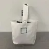 Sac à cosmétiques ouvert en toile de conception de luxe de haute qualité noir et blanc couleur fille maquillage Tracvel sacs prix le plus bas